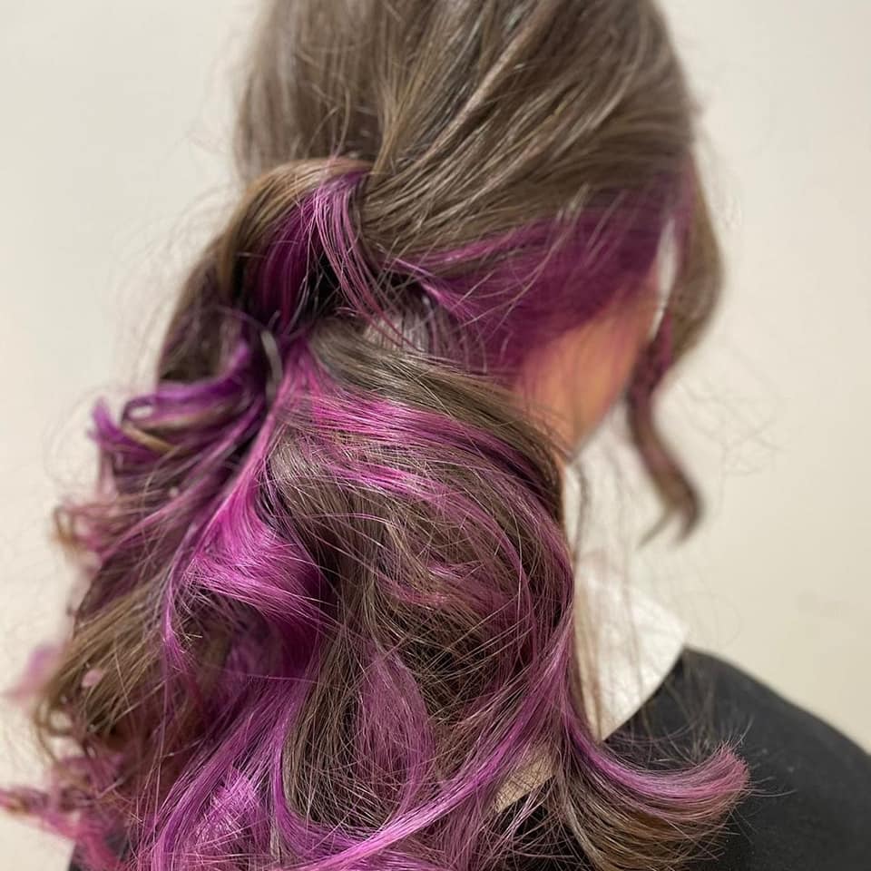 Colore moda e piega mossa donna dal salone Uomini e Donne Parrucchieri Potenza